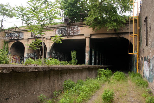 Abandoned LIRR East NY station showing the tunnel portal which runs below Broadway Junction.  This could be rehabilitated to serve L train service.